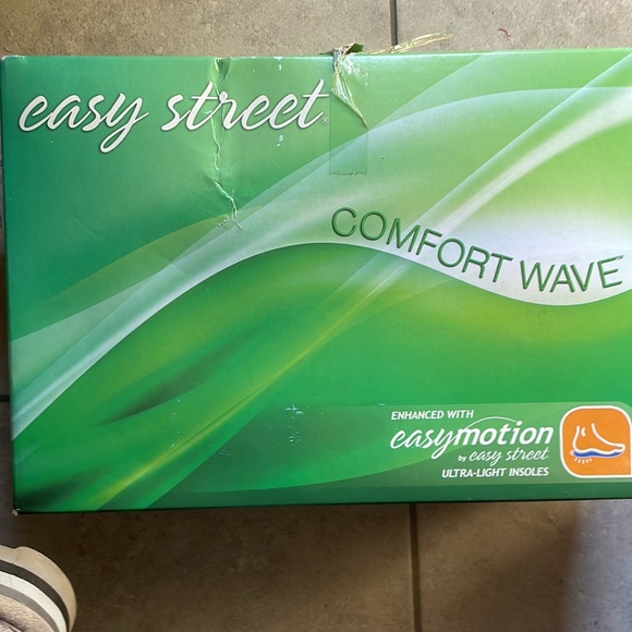 EASY STREET COMFY - Picture 6 of 8